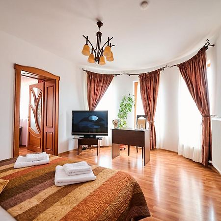Pensiunea Kenza Târgu-Mureş Exterior foto